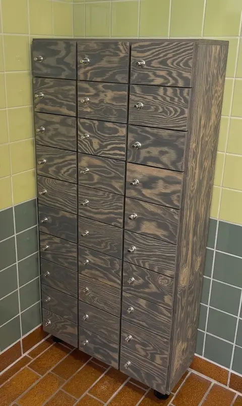 Mobil-lockers i krydsfiner i charcoal